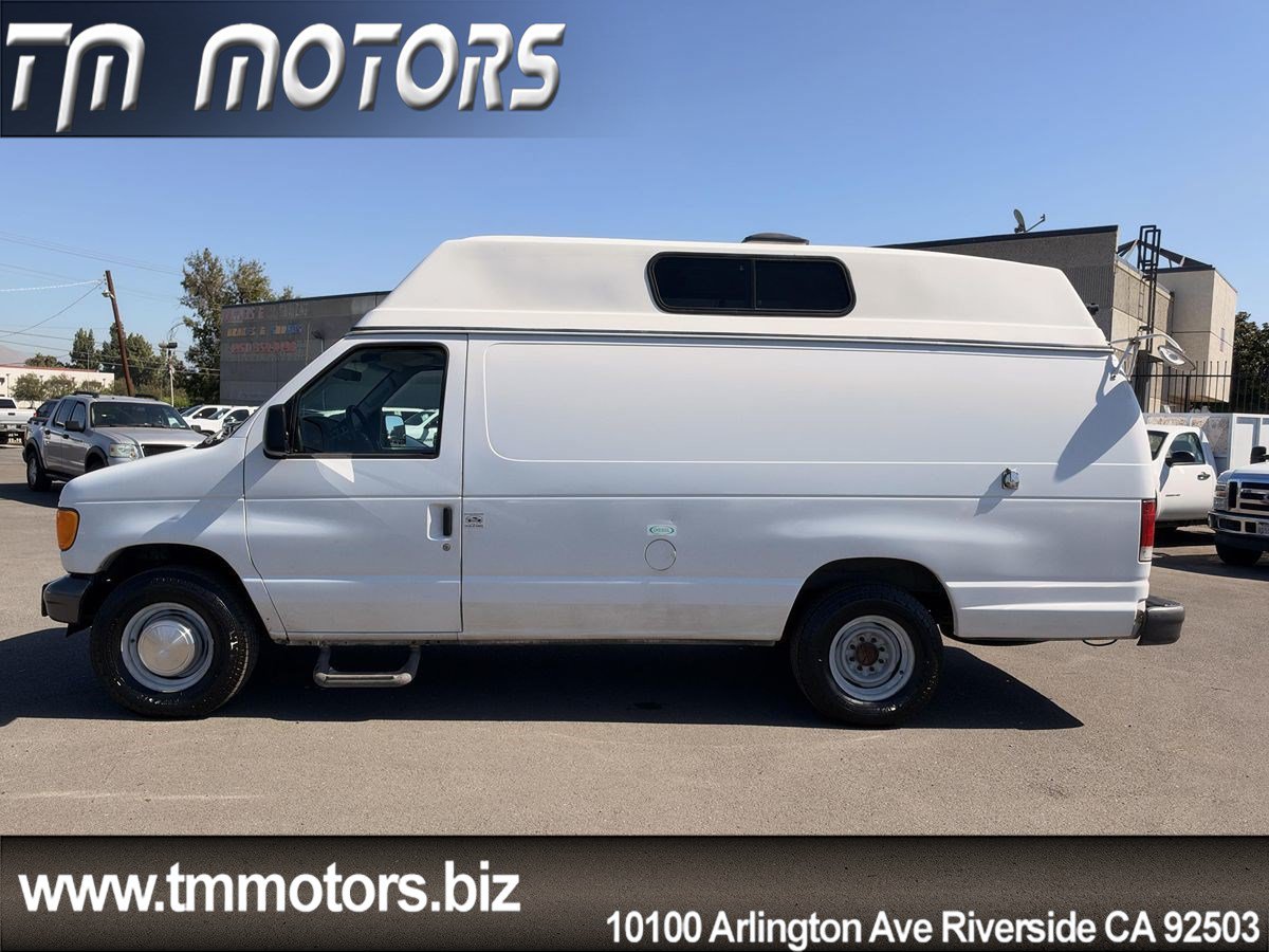Used 2004 Ford E-350 and Econoline 350 Extended Super Duty RWD image 3