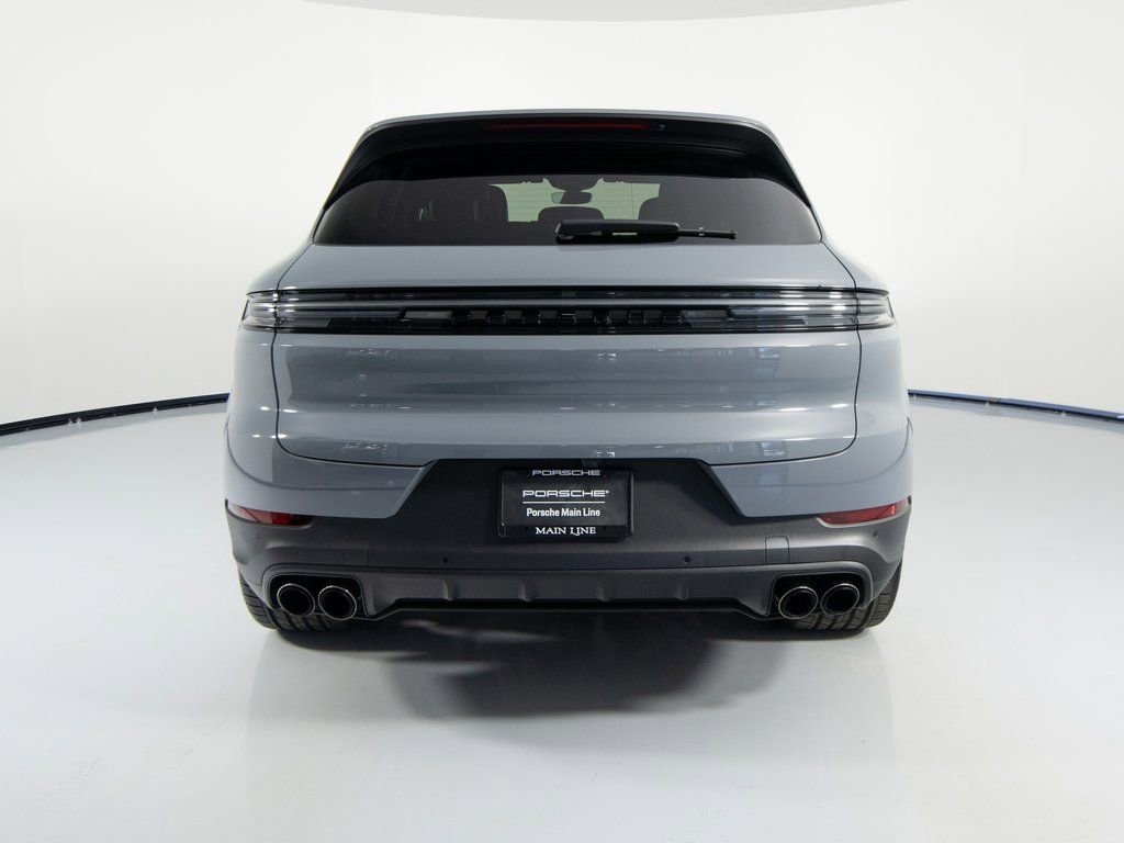 Certified 2024 Porsche Cayenne image 9