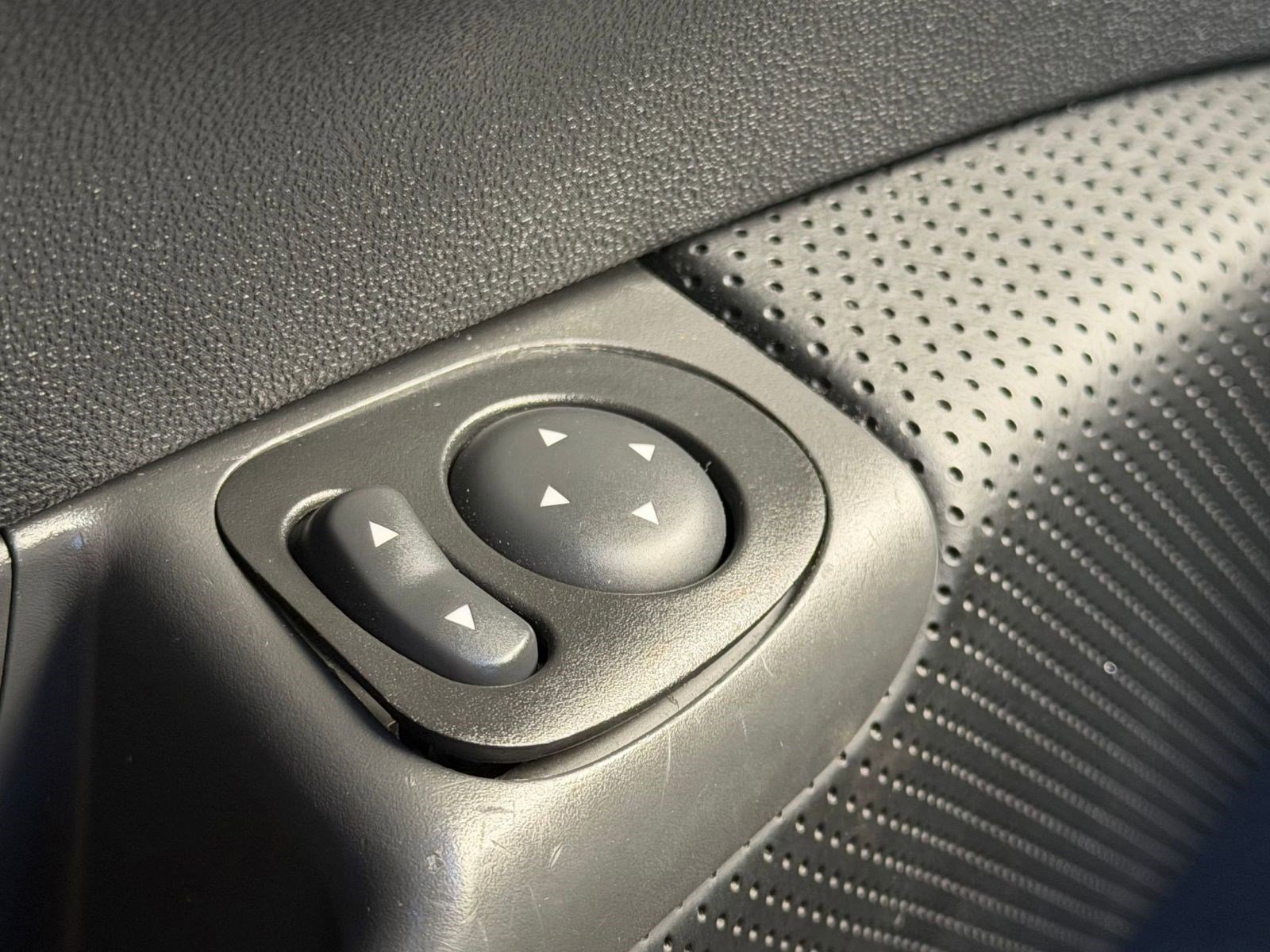 Used 2012 FIAT 500 Sport w/ Safety & Convenience Pkg image 21