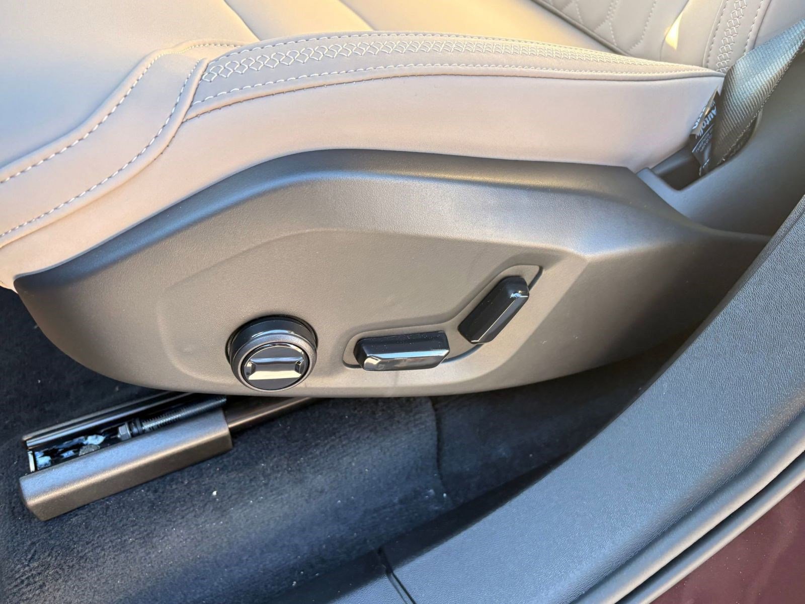 New 2026 Volvo XC90 B6 Plus w/ Protection Package image 8