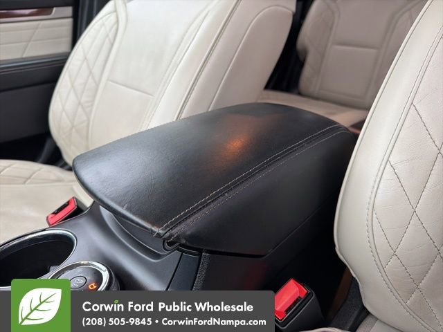 Used 2018 Ford Explorer Platinum image 22