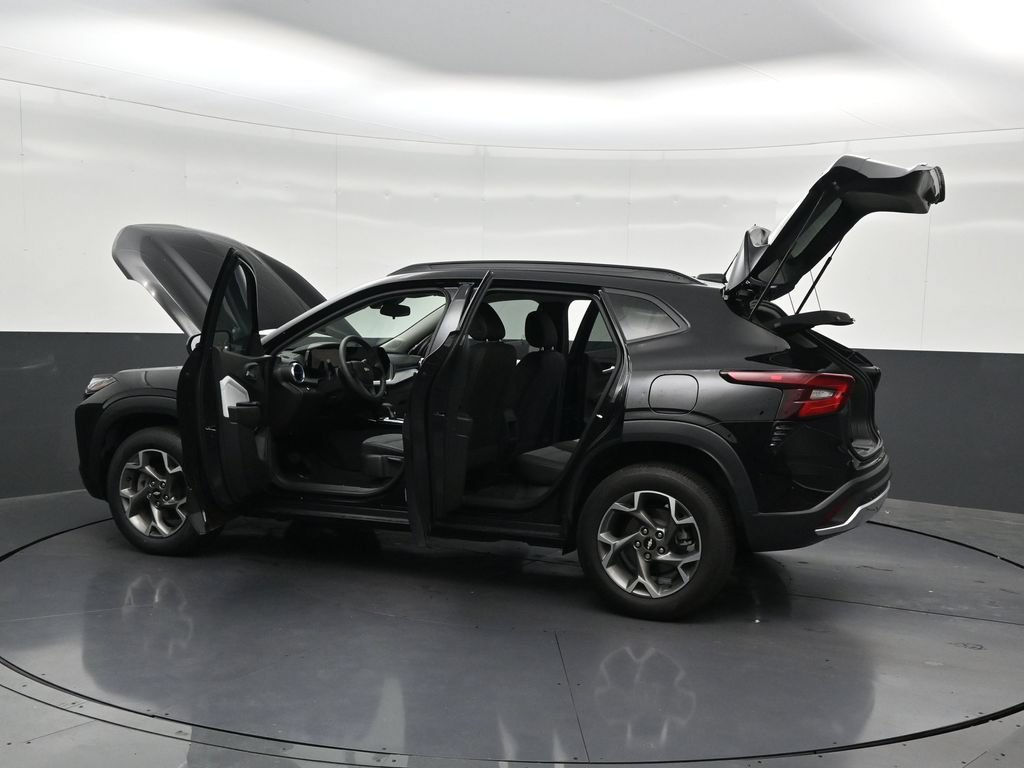Used 2025 Chevrolet Trax LT FWD image 34