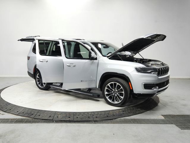 Used 2022 Jeep Wagoneer Series III w/ Premium Group I image 9