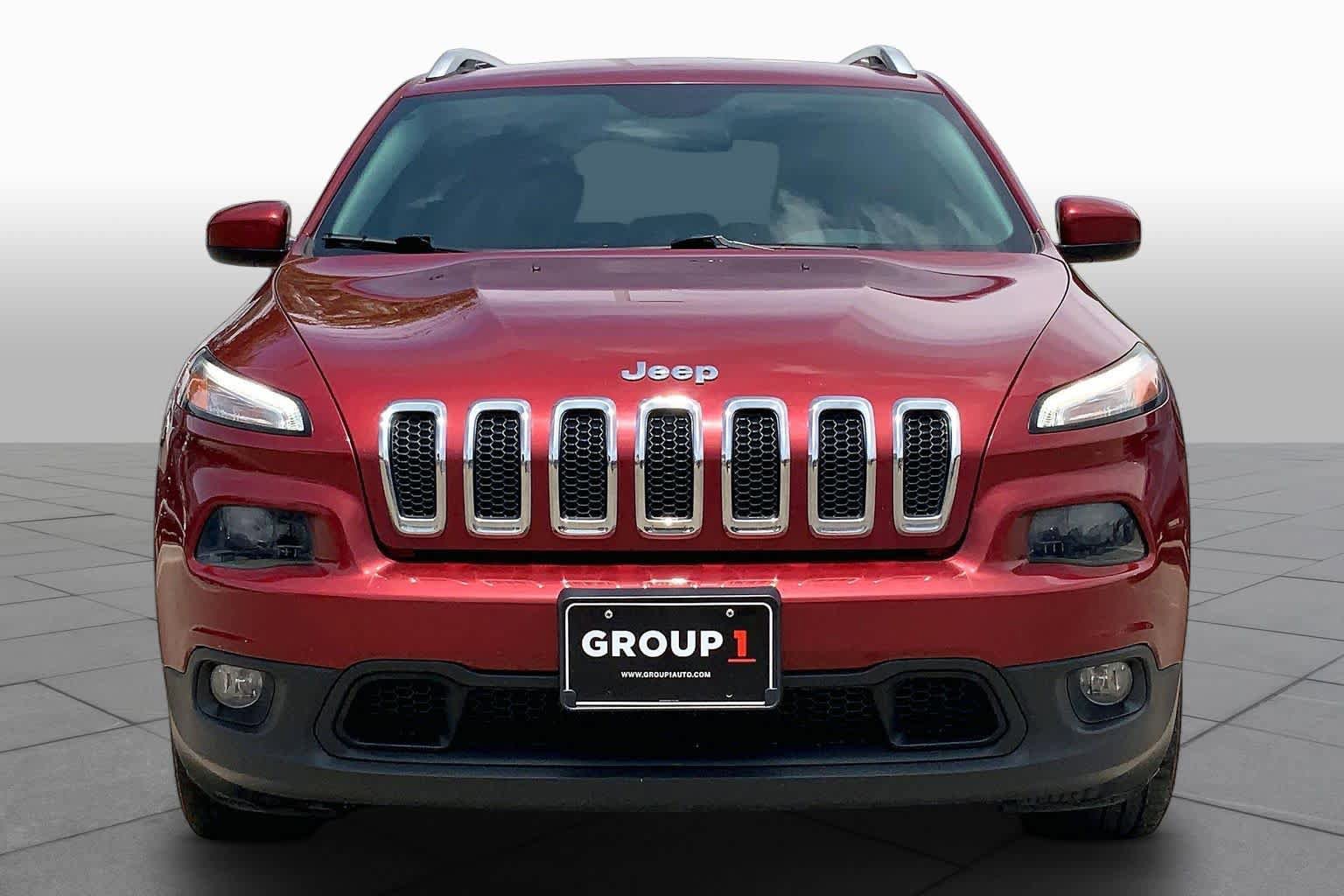 Used 2016 Jeep Cherokee Latitude FWD image 4