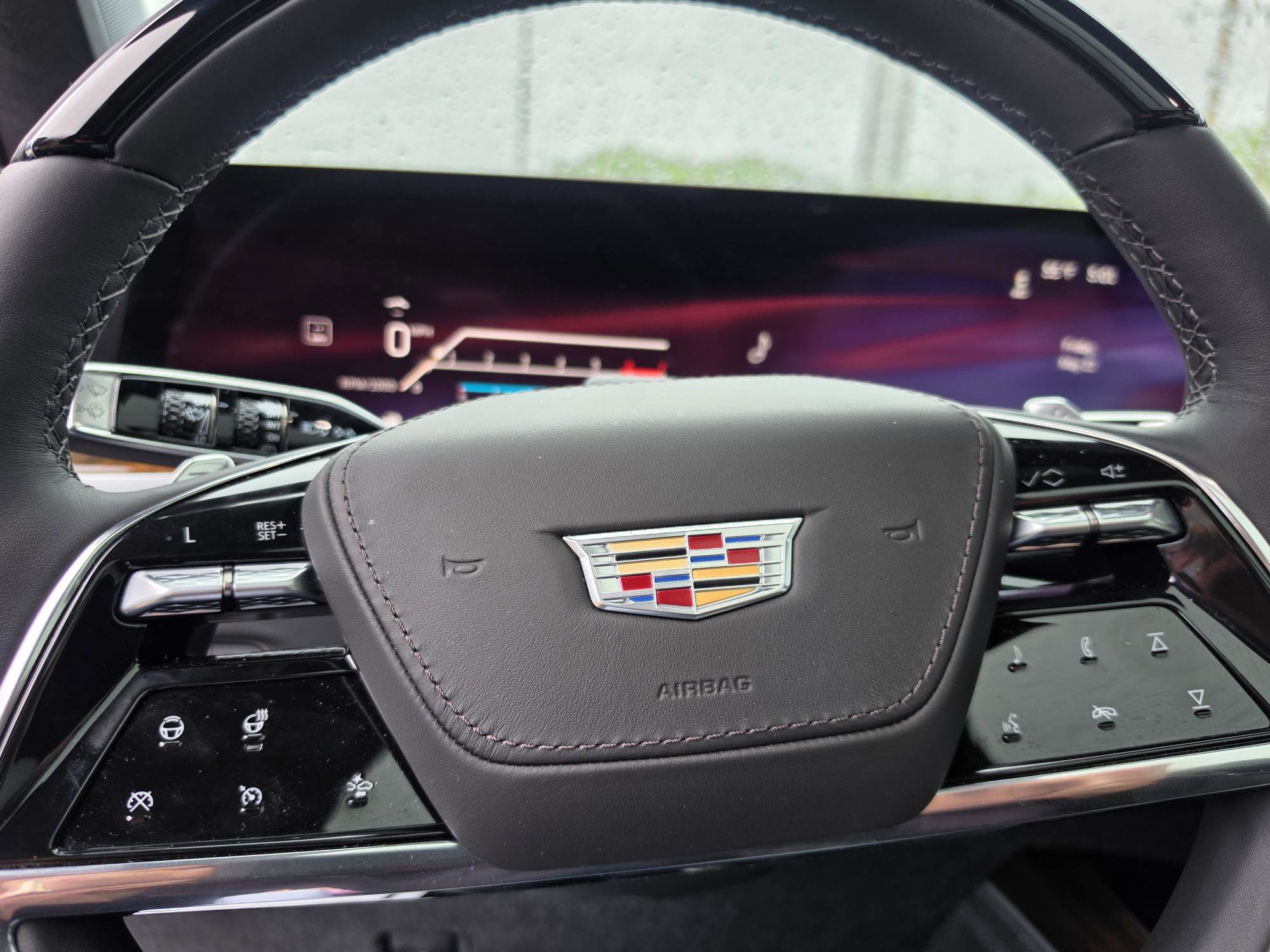 Used 2026 Cadillac Escalade Platinum Sport w/ LPO, ONYX Package AWD/4WD image 7