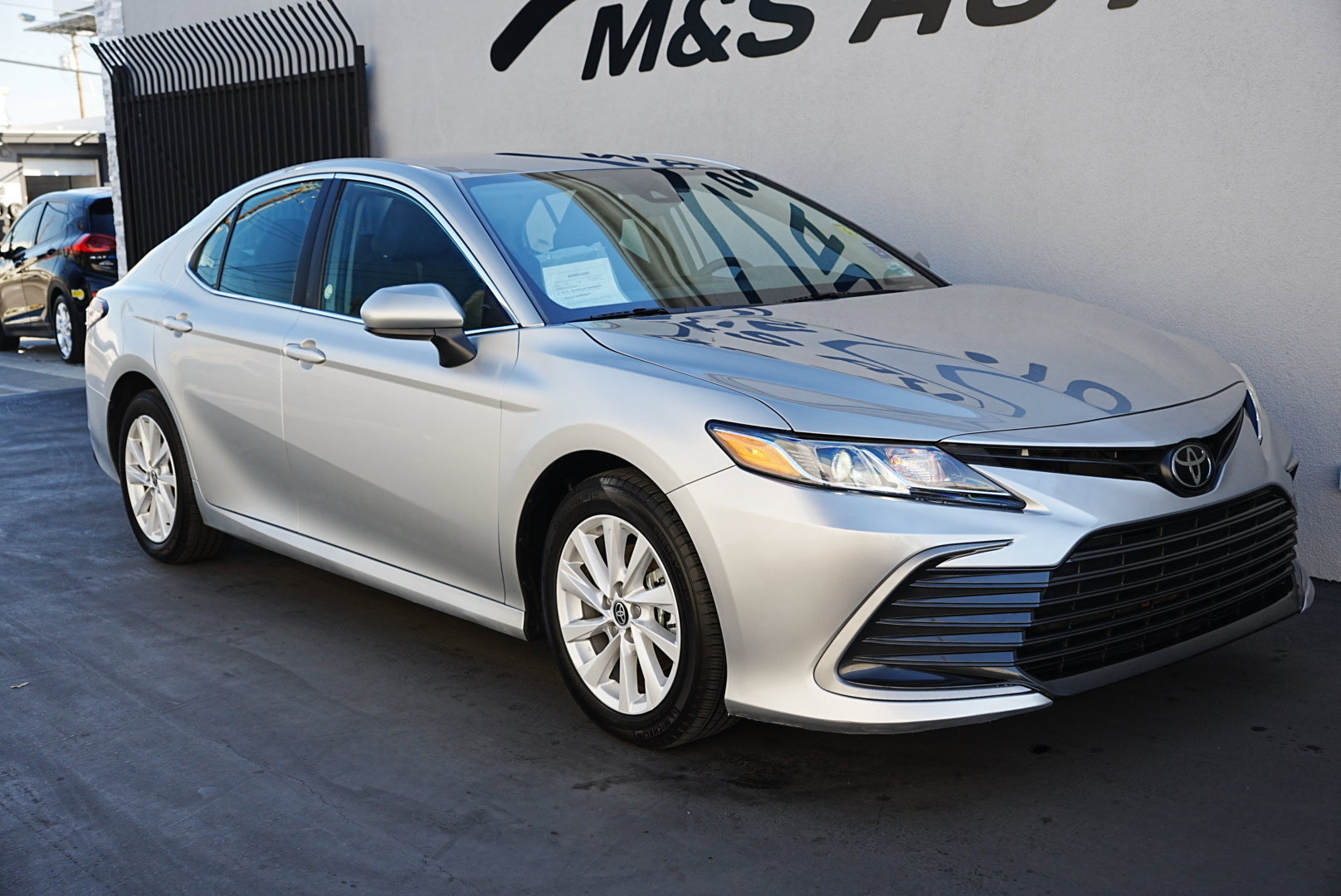 Used 2024 Toyota Camry LE image 3