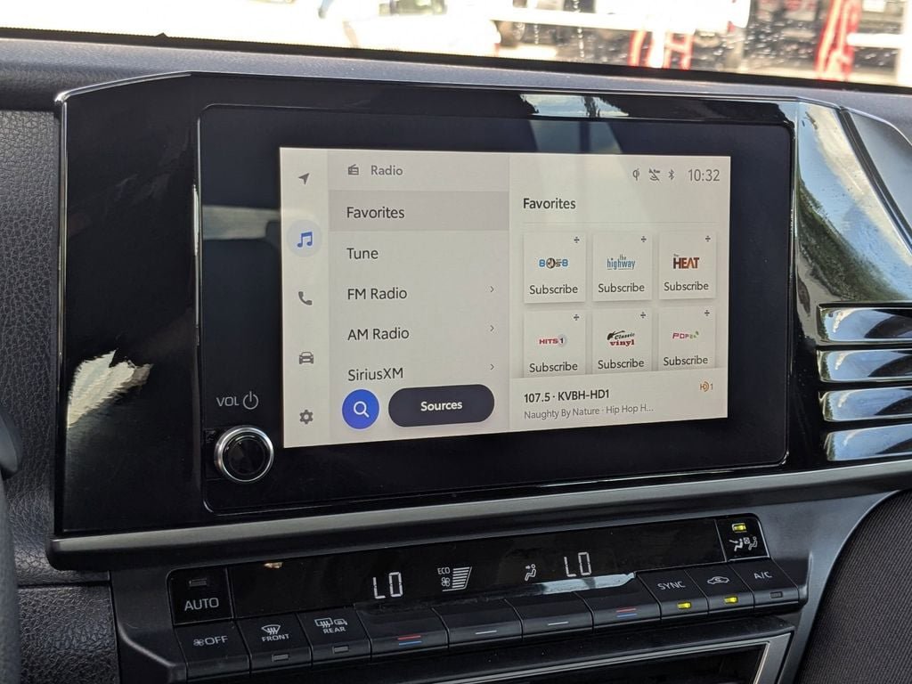 Used 2025 Toyota Camry LE image 19