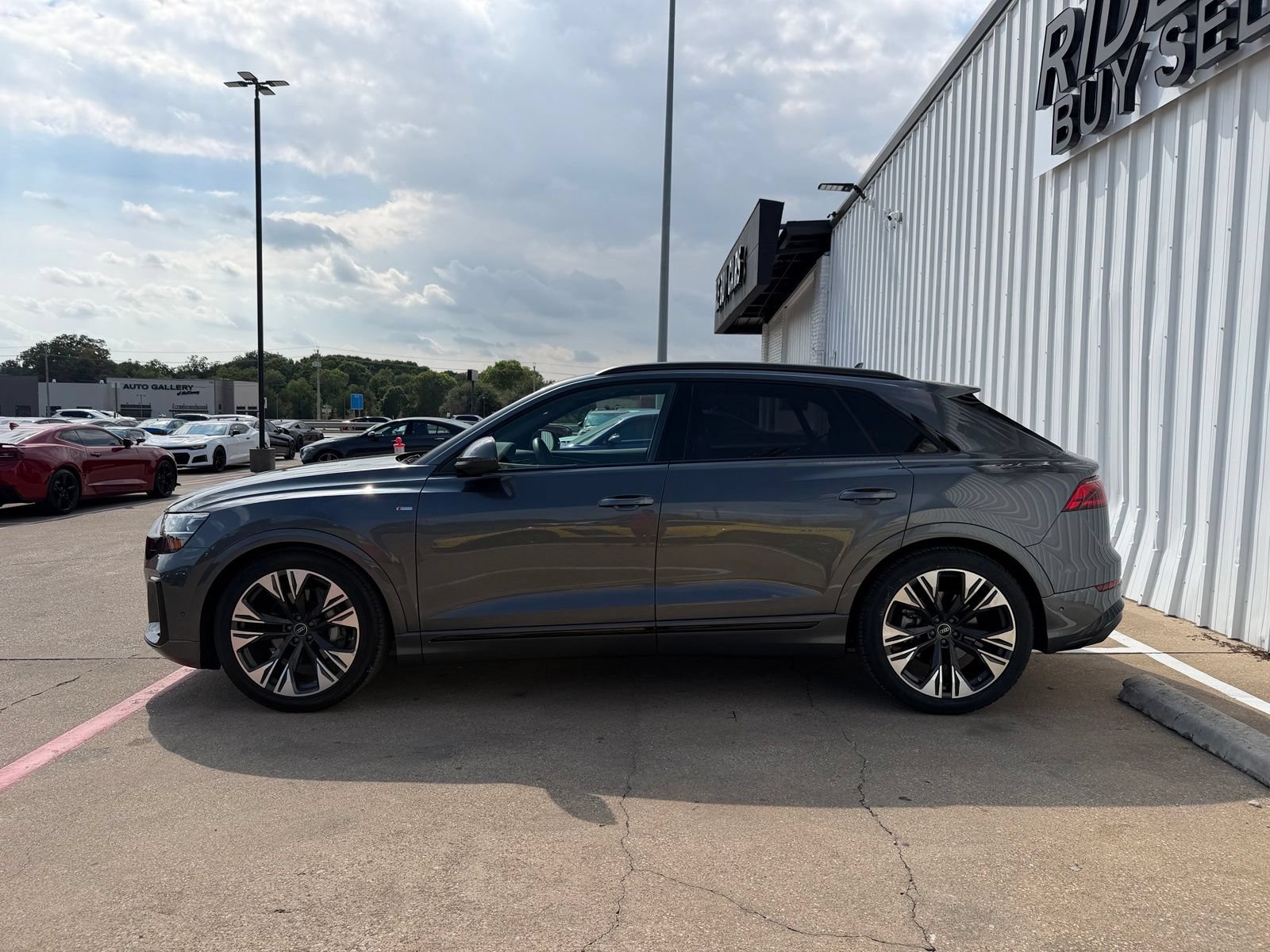Used 2025 Audi Q8 Prestige w/ Prestige Package AWD/4WD image 3