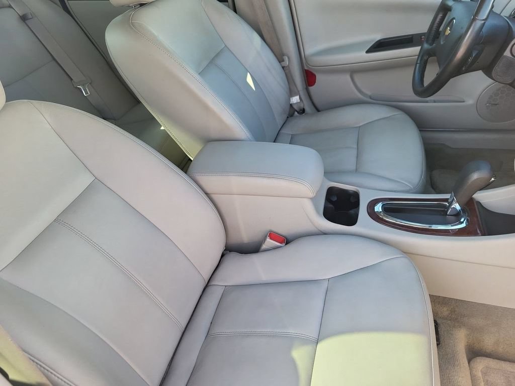 Used 2011 Chevrolet Impala LT w/ Luxury Edition Package FWD image 31