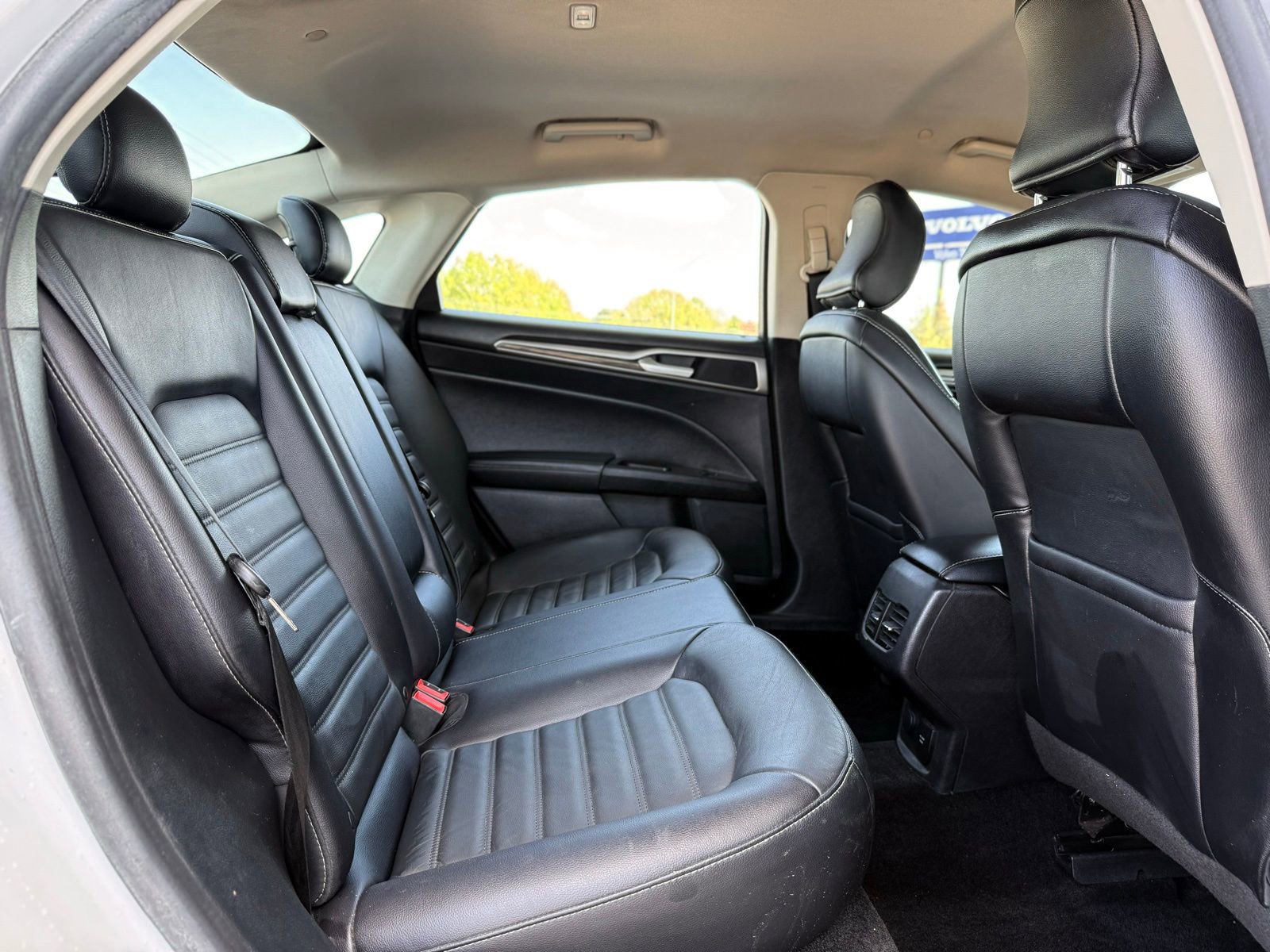 Used 2018 Ford Fusion SE w/ Equipment Group 602A FWD image 19