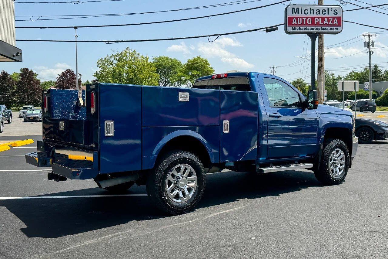Used 2018 Chevrolet Silverado 3500 LT AWD/4WD image 4