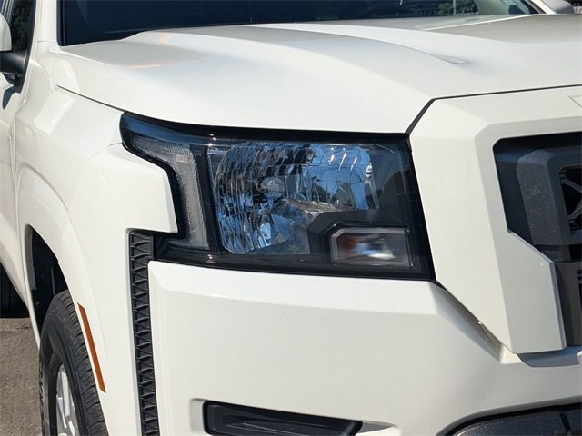 Used 2023 Nissan Frontier SV image 9