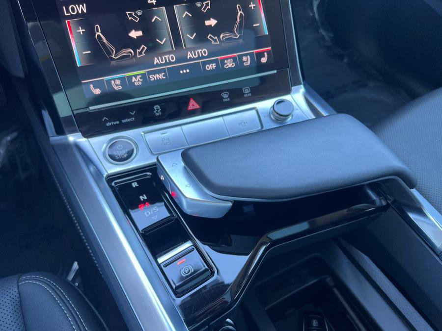 Used 2024 Audi Q8 e-tron Premium Plus w/ Premium Plus Package image 24