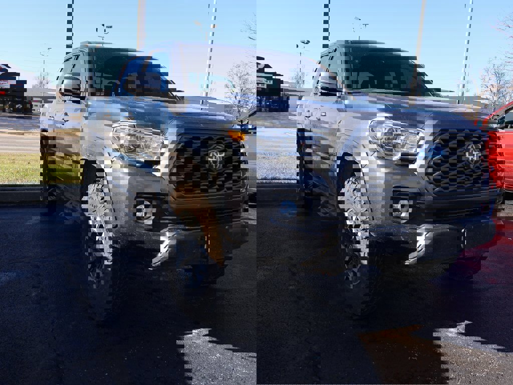 Used 2022 Toyota Tacoma 4x4 Double Cab image 6