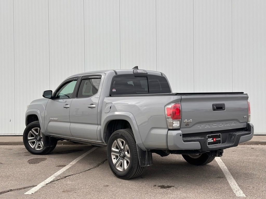 Used 2018 Toyota Tacoma Limited image 3