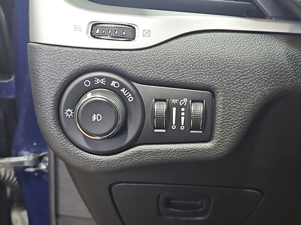 Used 2016 Jeep Cherokee Trailhawk w/ Leather Interior Group image 26