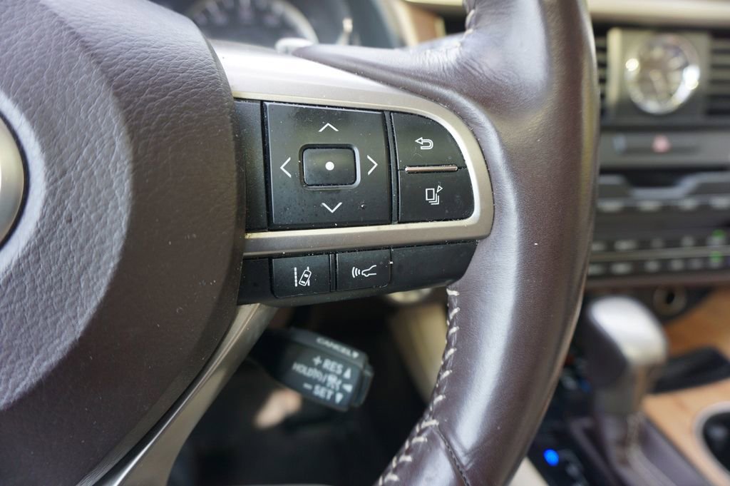 Used 2020 Lexus RX 350L Premium w/ Premium Package image 9