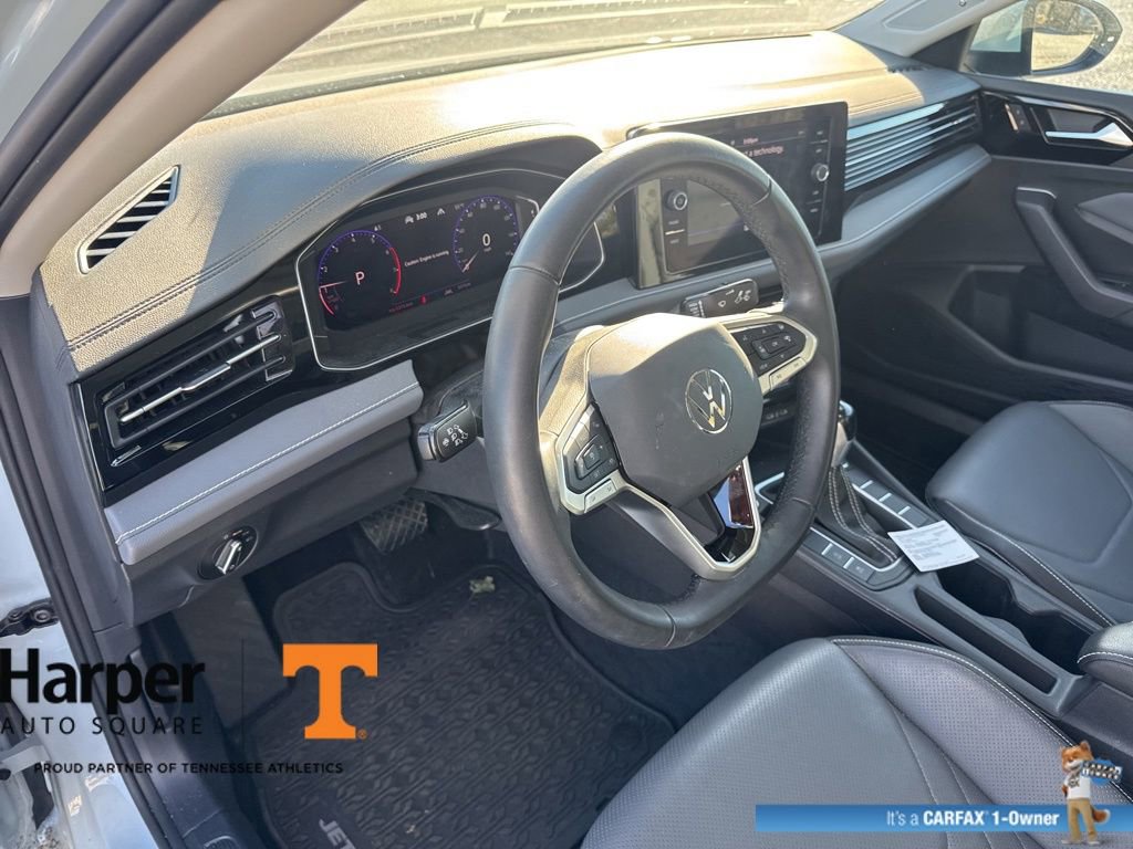 Used 2025 Volkswagen Jetta SEL image 14