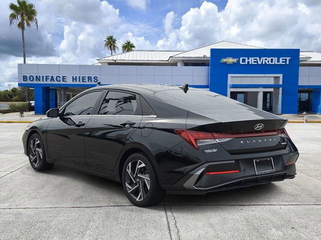 Used 2024 Hyundai Elantra Limited FWD image 3