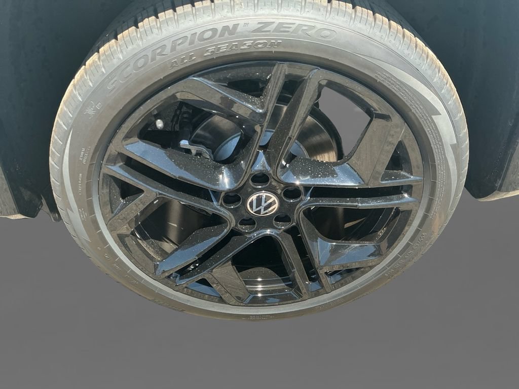 New 2026 Volkswagen Tiguan SE R-Line AWD/4WD image 14