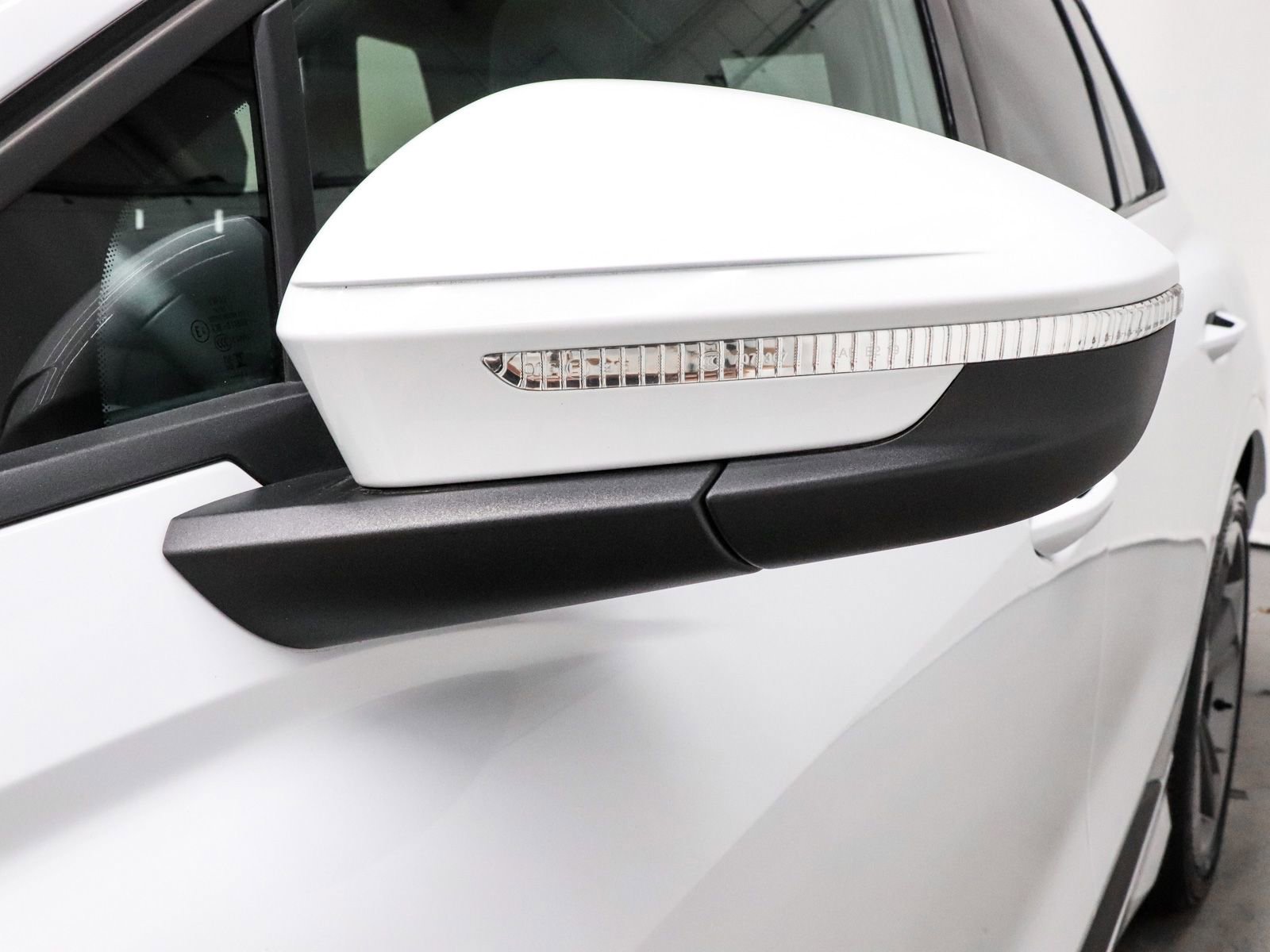 Used 2025 Audi Q4 e-tron Premium Plus w/ Premium Plus image 50