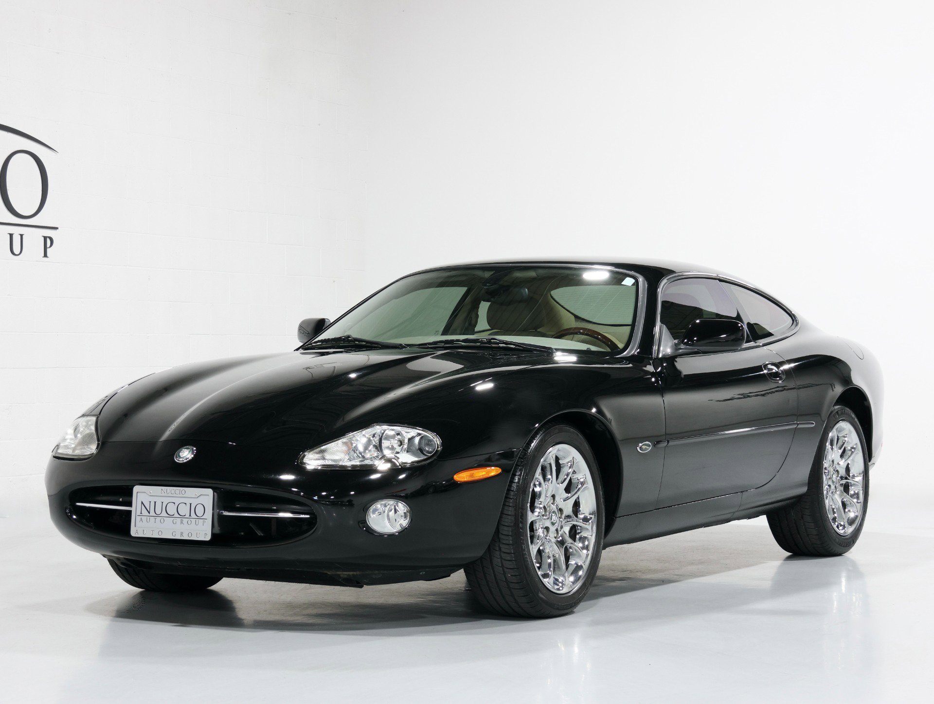 Used 2002 Jaguar XK8 Coupe image 31
