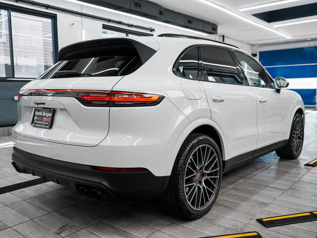 Used 2023 Porsche Cayenne image 8