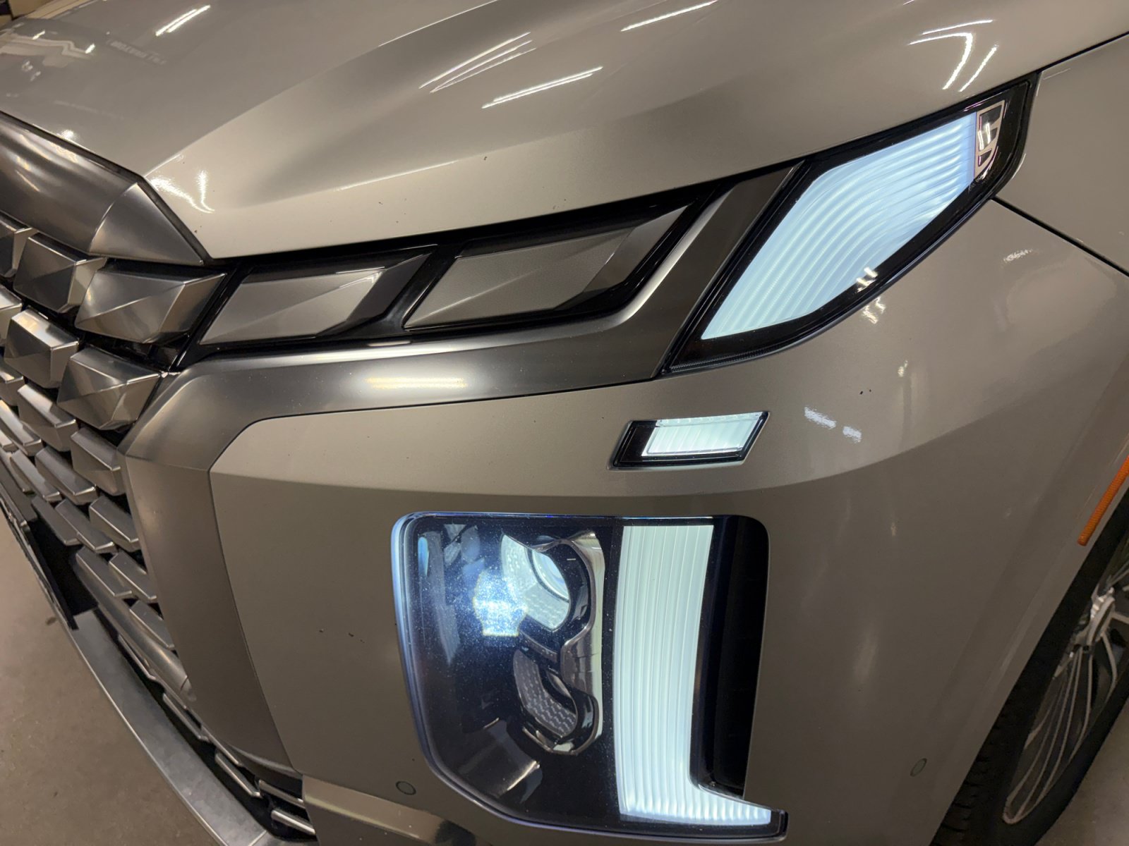 Used 2023 Hyundai Palisade Calligraphy AWD/4WD image 9