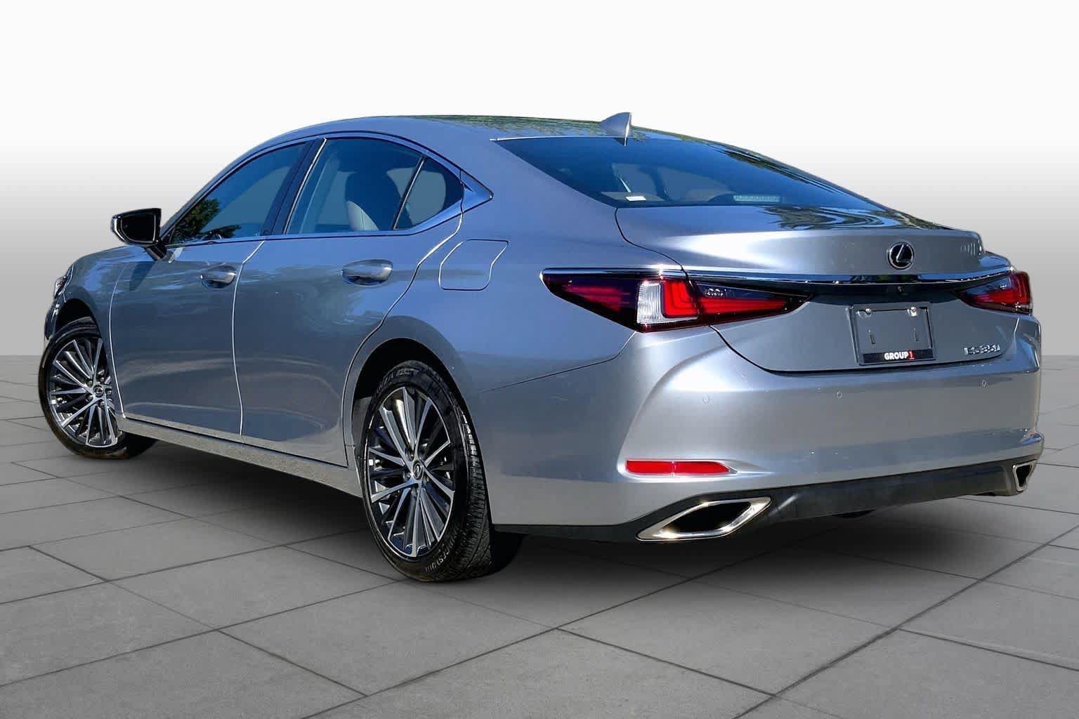 Used 2025 Lexus ES 350 w/ Premium Package FWD image 12