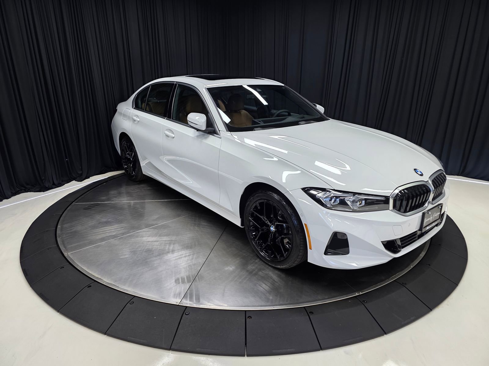 Used 2025 BMW 330i xDrive Sedan w/ Premium Package image 6