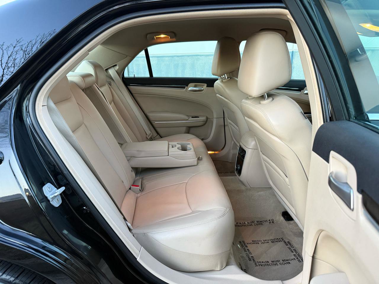 Used 2014 Chrysler 300 image 23