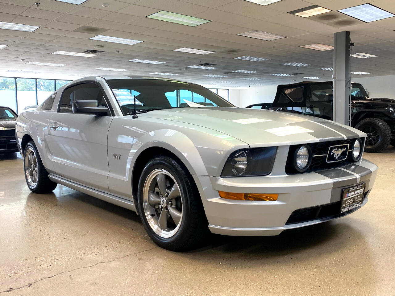 Used 2006 Ford Mustang GT RWD image 2