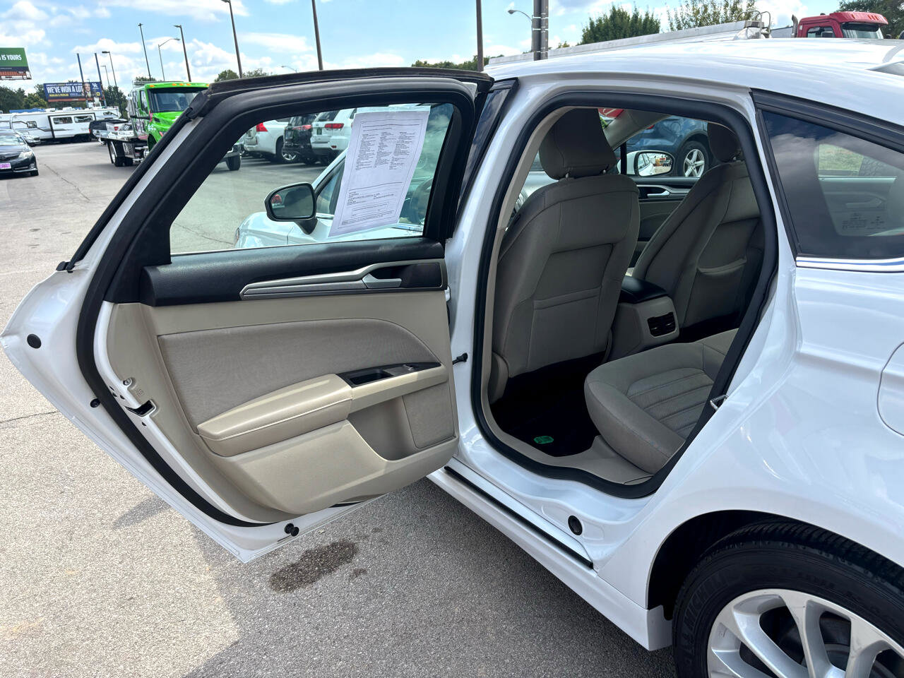 Used 2019 Ford Fusion SE image 13