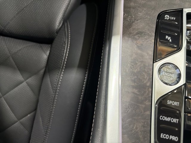 Used 2024 BMW X7 xDrive40i image 42