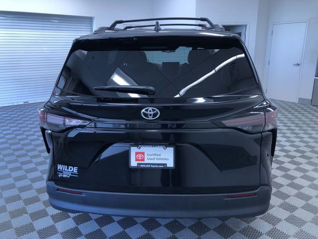 Certified 2026 Toyota Sienna LE FWD image 13