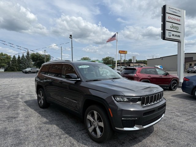 Used 2022 Jeep Grand Cherokee L Limited image 3
