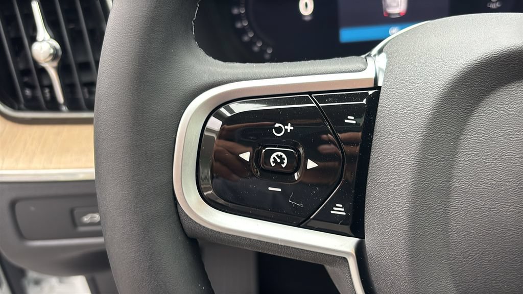 New 2026 Volvo XC60 B5 Plus AWD/4WD image 16