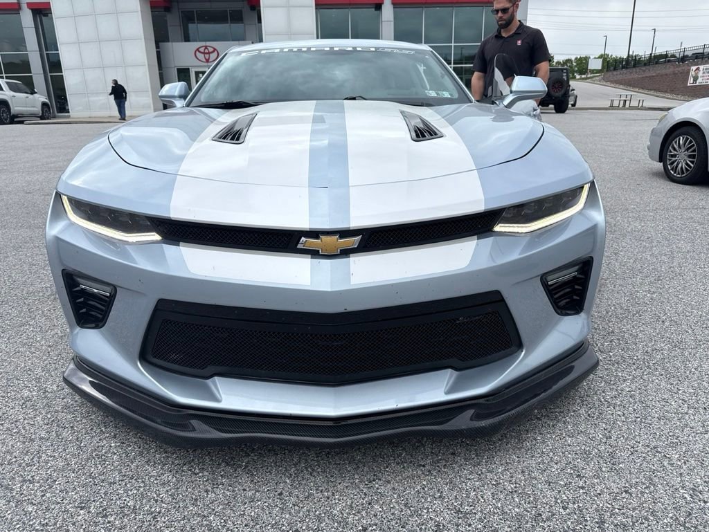 Used 2018 Chevrolet Camaro SS RWD image 4