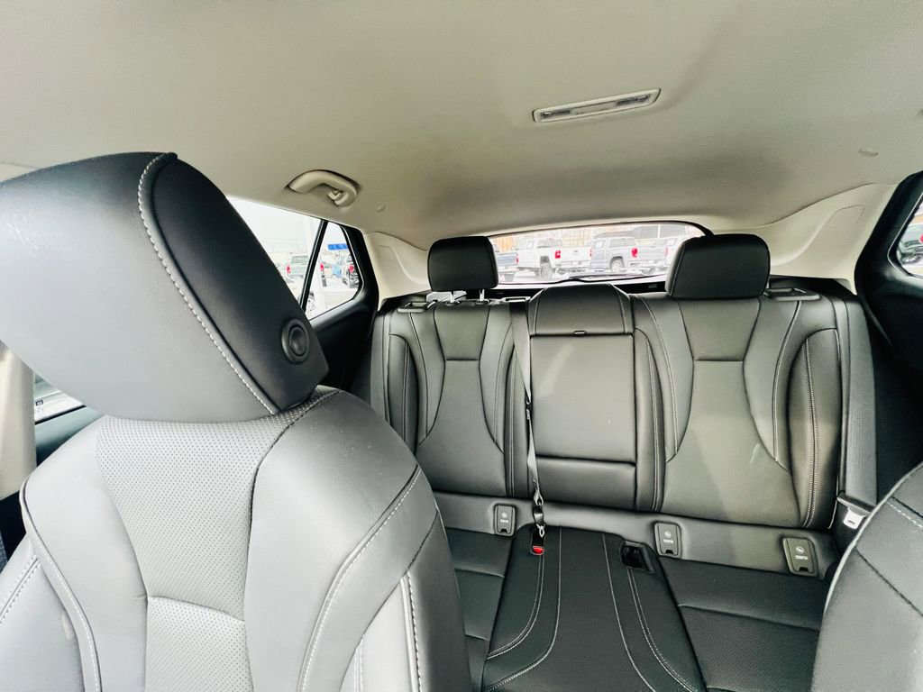 Used 2023 Buick Envision Essence image 28