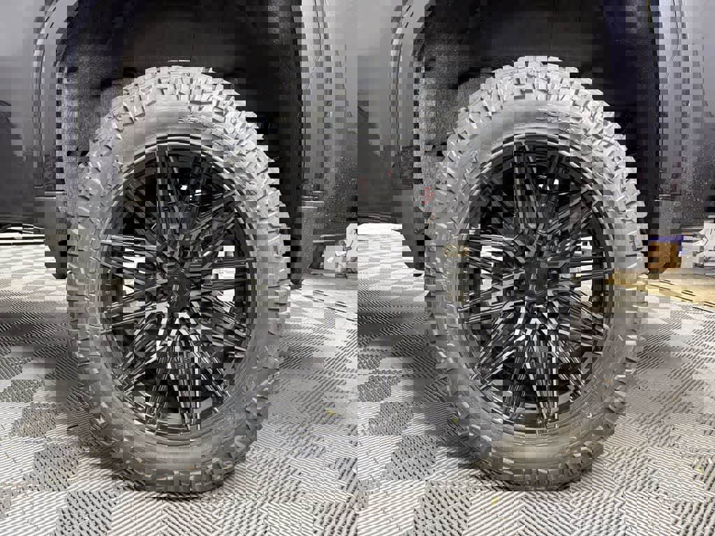 New 2026 GMC Sierra 1500 AT4 w/ AT4 Premium Package AWD/4WD image 33