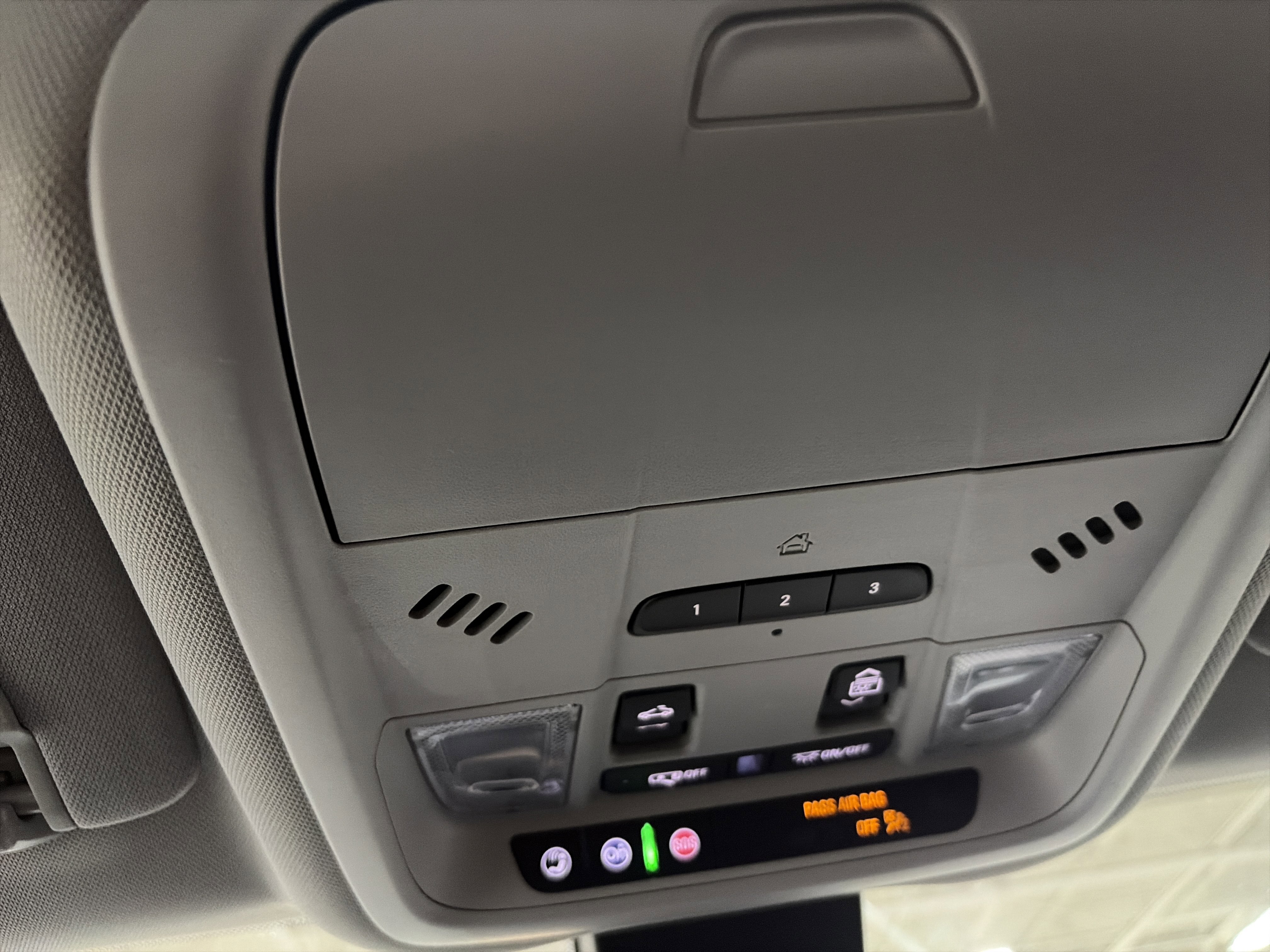 Used 2022 Chevrolet Equinox Premier AWD/4WD image 23
