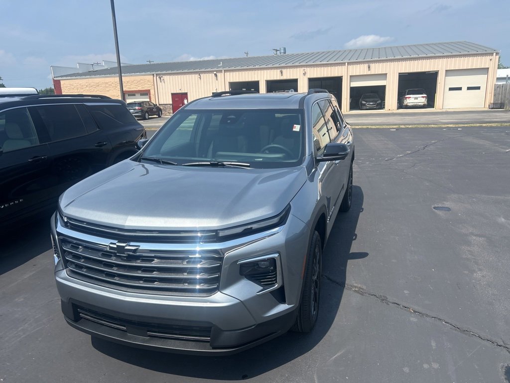 New 2026 Chevrolet Traverse LT w/ Sun and Wheel Package image 4