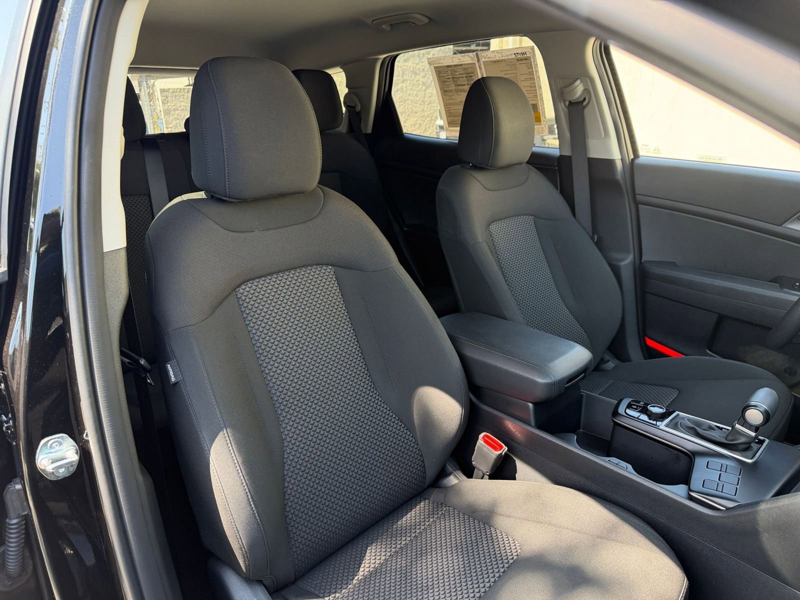 Used 2025 Kia Sportage LX image 35