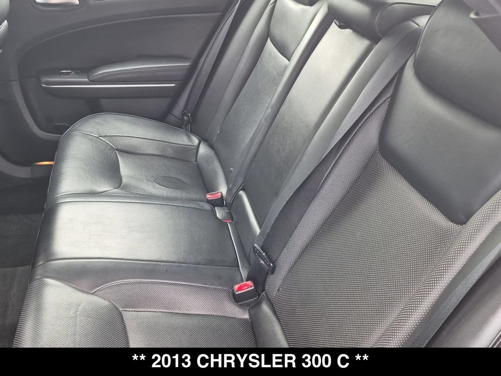 Used 2013 Chrysler 300 C RWD image 3