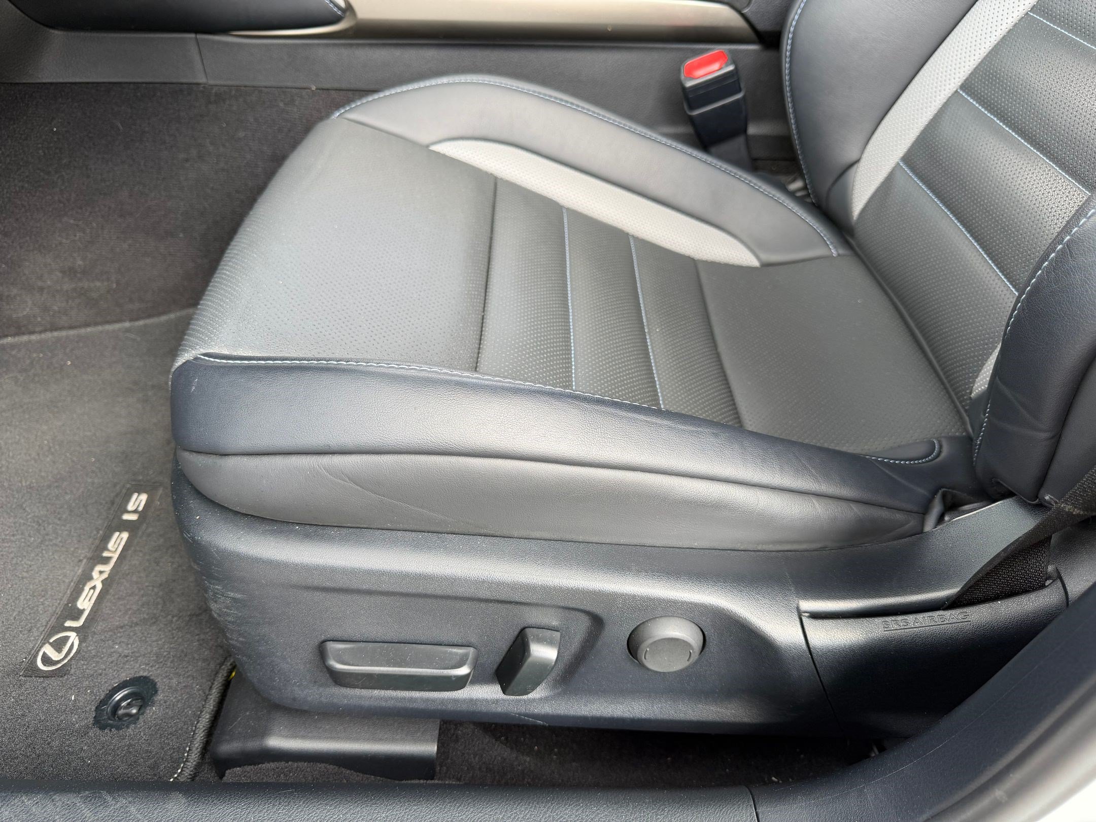 Used 2020 Lexus IS 300 F Sport w/ Blackline Edition RWD image 14