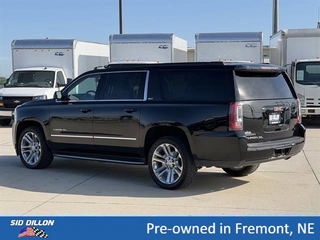 Certified 2018 GMC Yukon XL SLT w/ Premium Edition AWD/4WD image 8