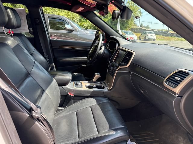 Used 2017 Jeep Grand Cherokee Limited w/ Luxury Group II AWD/4WD image 9