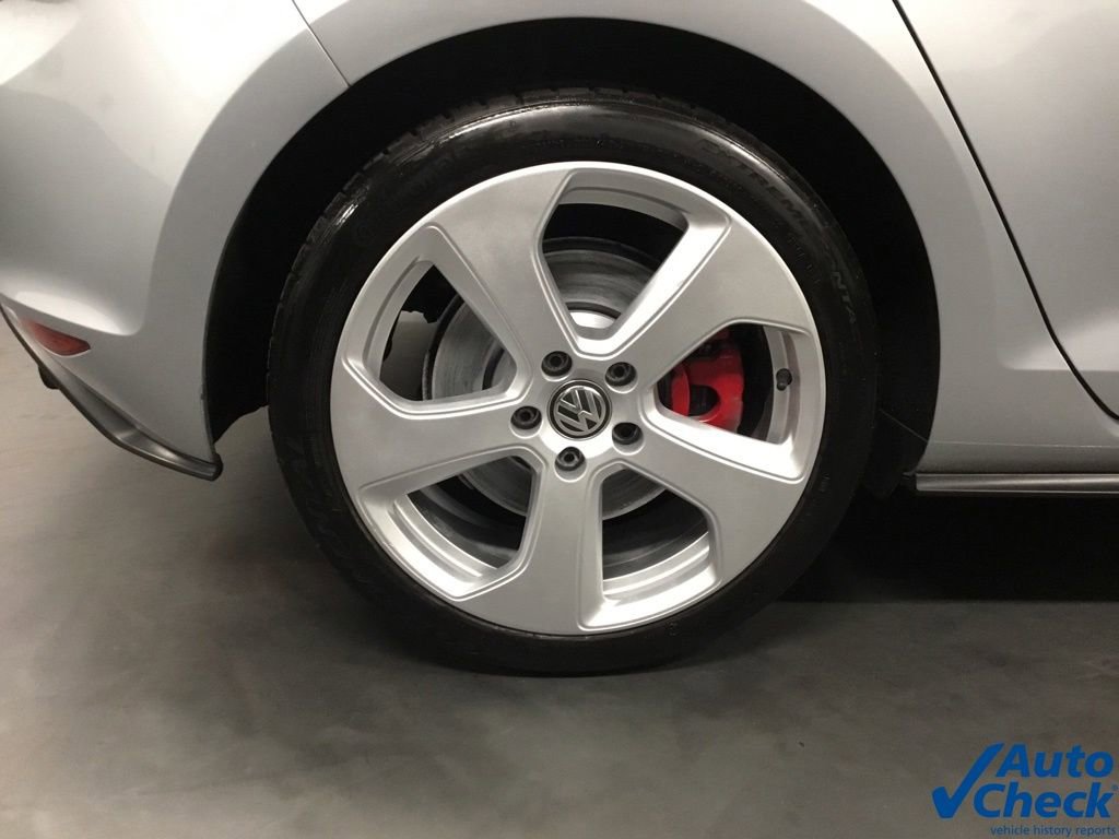 Used 2017 Volkswagen GTI SE image 18