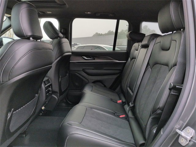 New 2026 Jeep Grand Cherokee Altitude image 12