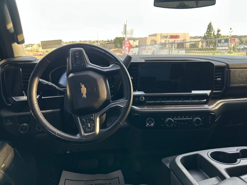 Used 2023 Chevrolet Silverado 1500 LT RWD image 31
